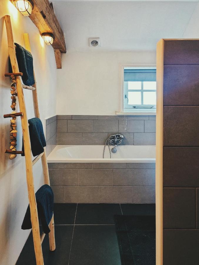 B & B Wijdzicht Wolsum Luaran gambar